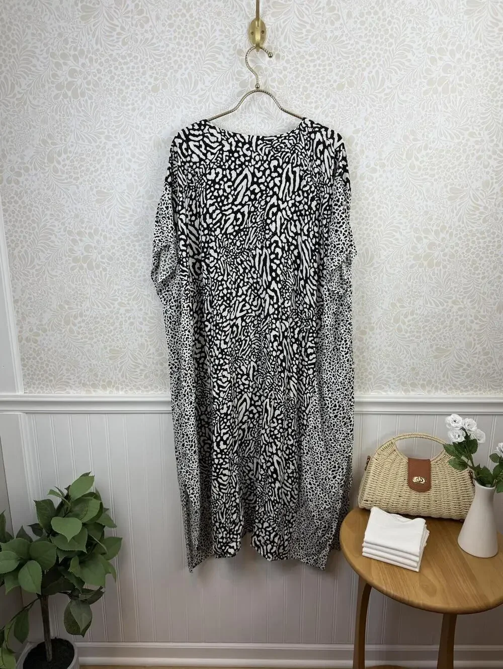 Donna Karan Black & White Abstract Print Loose Fit Sleepwear Dress - Size - L/XL